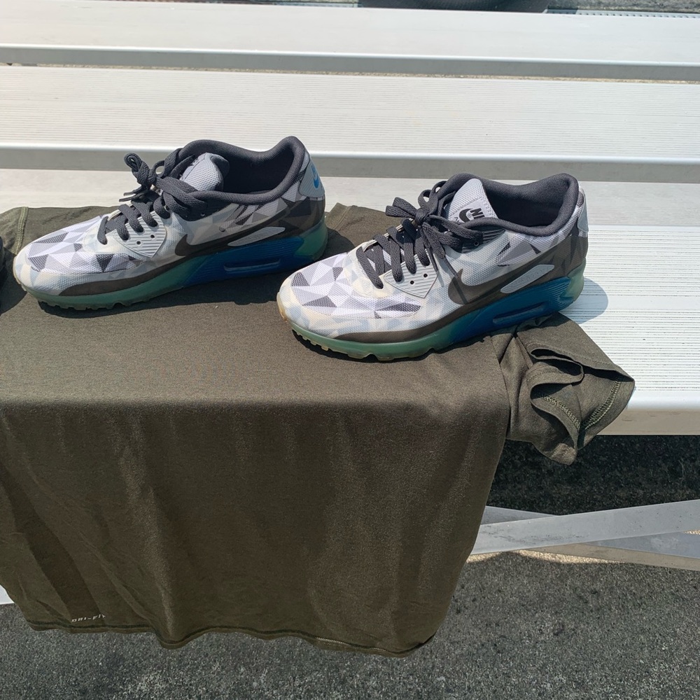 Nike Air Max 90 Ice Wolf Grey (Sz 9 in men)